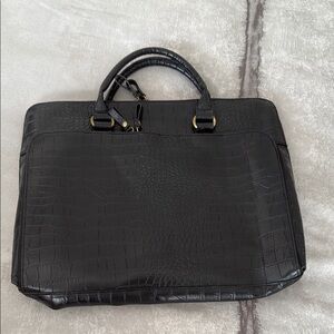 Elegant Black Crocodile-Embossed Men's Bag